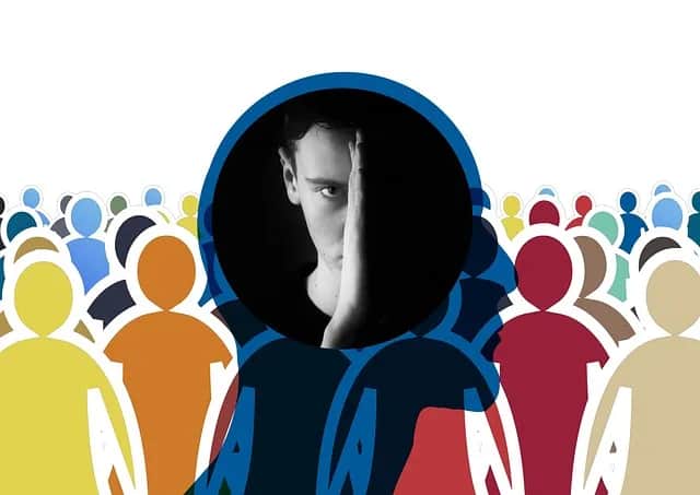 Lęk społeczny: Jak sobie radzić? Skuteczne metody i wsparcie